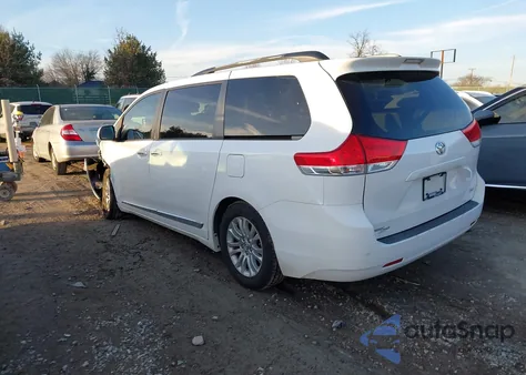 2013 Toyota Sienna Xle V6 8 Passenger from USA, damaged, VIN 5TDYK3DCXDS400220